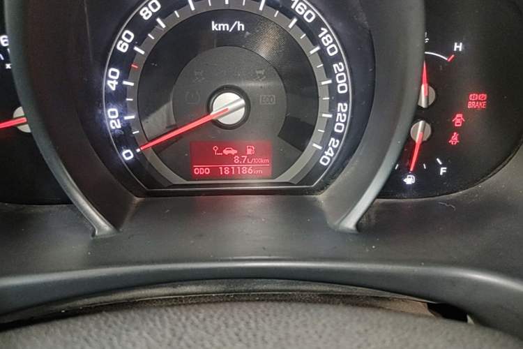 Used Kia Sportage R 2014 2.0L Manual Two-Wheel Drive GL Trim Odometer Close Up