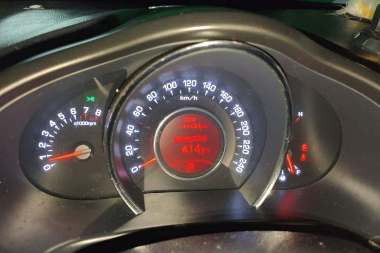 Used Kia Sportage R 2014 2.0L Automatic Two-Wheel Drive Premium Special Odometer Close Up