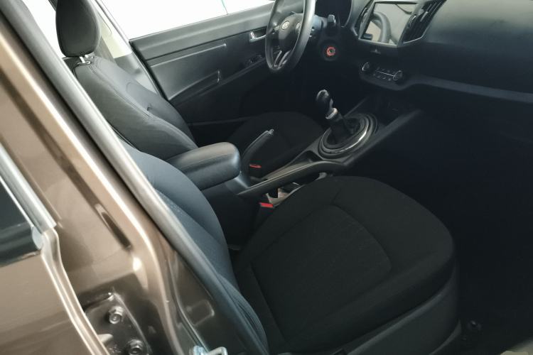 Used Kia Sportage R 2014 2.0L Manual Two-Wheel Drive GL Trim Right Front Seat