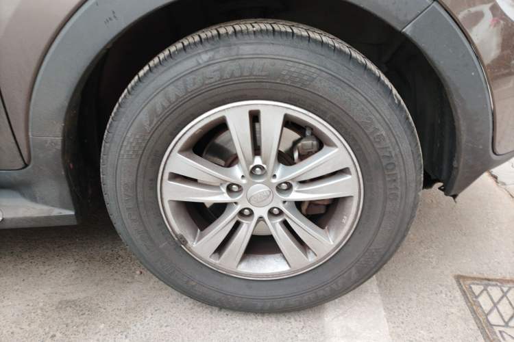 Used Kia Sportage R 2014 2.0L Automatic Two-Wheel Drive GL Right Front Wheel Hub