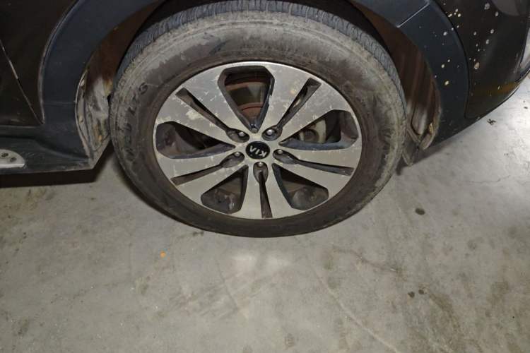 Used Kia Sportage R 2014 2.0L Automatic Two-Wheel Drive Premium Special Right Front Wheel Hub