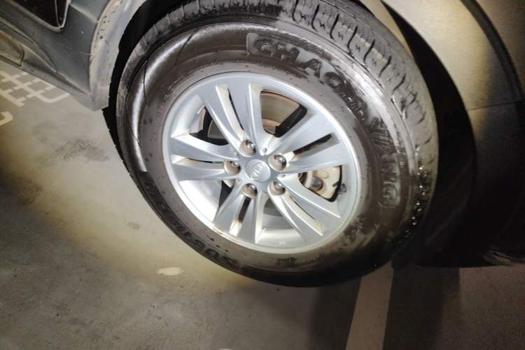 Used Kia Sportage R 2014 2.0L Automatic Two-Wheel Drive GL Right Front Wheel Hub