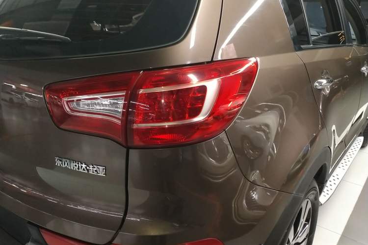 Used Kia Sportage R 2014 2.0L Automatic Two-Wheel Drive GLS Trim Right Rear Taillight