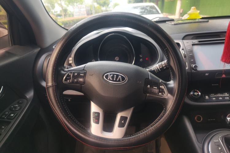 Used Kia Sportage R 2014 2.0L Automatic Two-Wheel Drive GLS Trim Steering Wheel