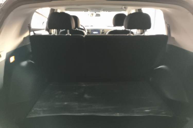 Used Kia Sportage R 2014 2.0L Manual Two-Wheel Drive GL Trim Trunk