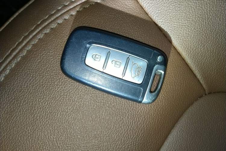 Used Kia Sportage R 2014 2.0L Automatic Two-Wheel Drive GLS Trim Vehicle Key