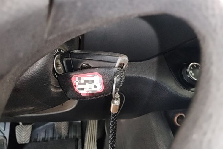 Used Kia Sportage R 2014 2.0L Manual Two-Wheel Drive GL Trim Vehicle Key