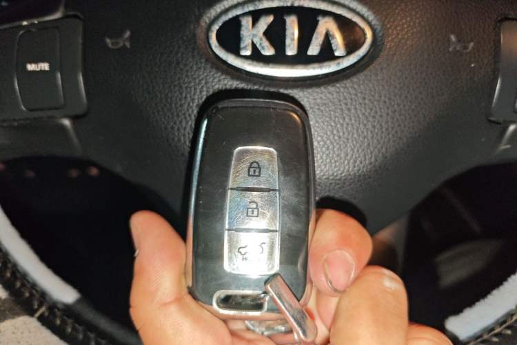 Used Kia Sportage R 2014 2.0L Automatic Two-Wheel Drive Premium Special Vehicle Key