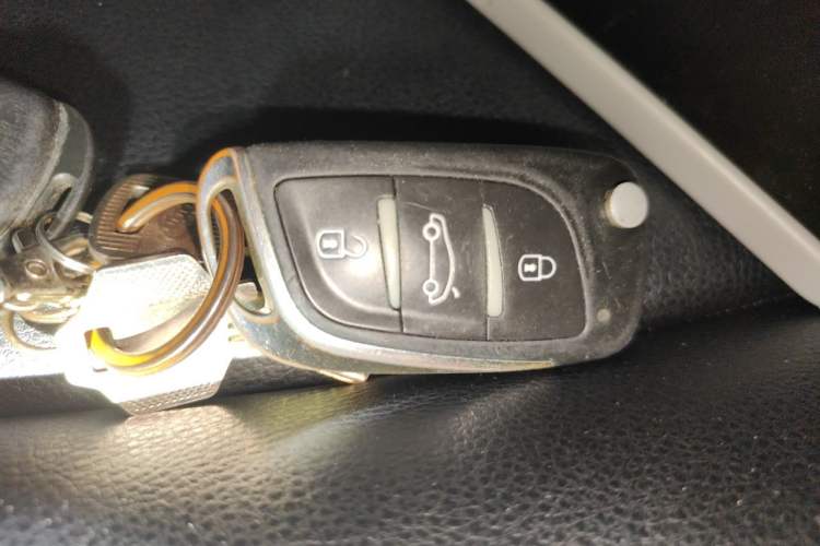 Used Kia Sportage R 2014 2.0L Automatic Two-Wheel Drive GL Vehicle Key