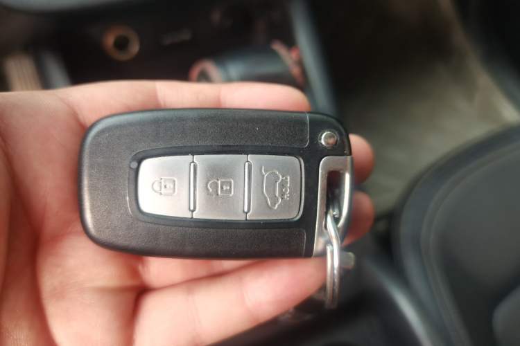 Used Kia Sportage R 2014 2.0L Automatic Two-Wheel Drive GLS Trim Vehicle Key
