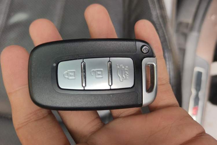 Used Kia Sportage R 2014 2.0L Automatic Two-Wheel Drive Premium Special Vehicle Key