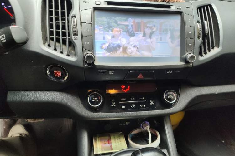 Used Kia Sportage R 2014 2.0L Automatic Two-Wheel Drive Premium Trim Audio And AC Panel