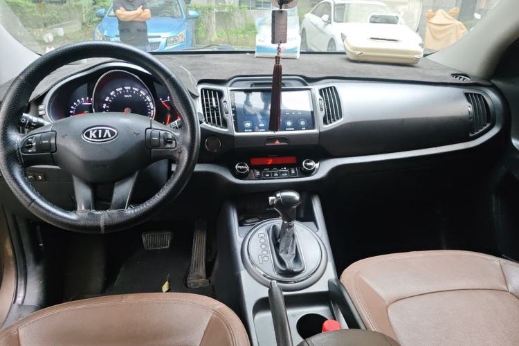 Used Kia Sportage R 2014 2.0L Automatic Two-Wheel Drive GLS Trim Center Console