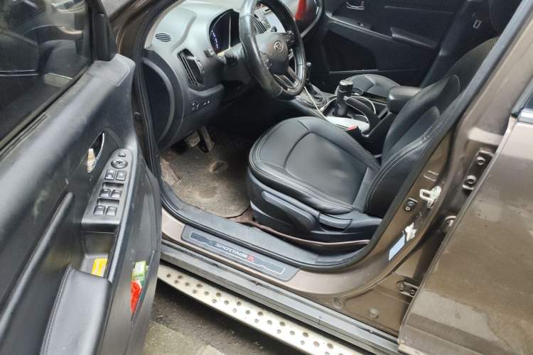Used Kia Sportage R 2014 2.0L Automatic Two-Wheel Drive Premium Trim Driver Seat