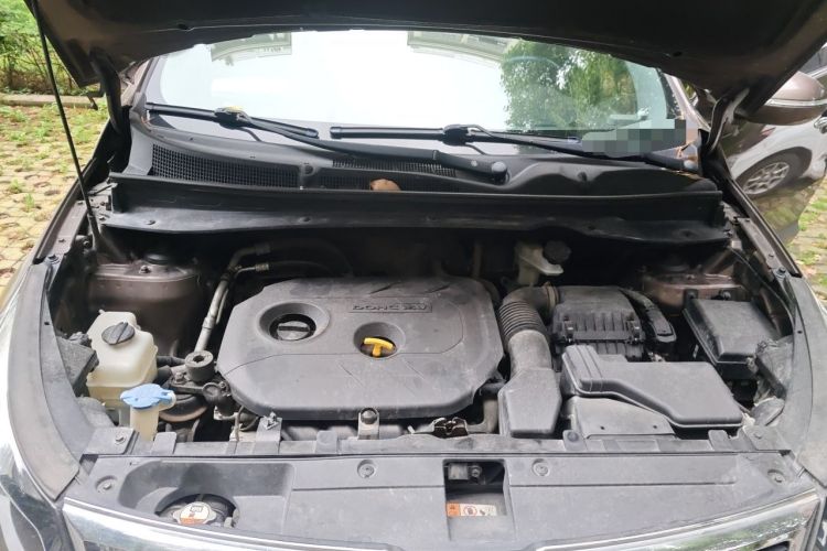 Used Kia Sportage R 2014 2.0L Automatic Two-Wheel Drive GLS Trim Engine Bay