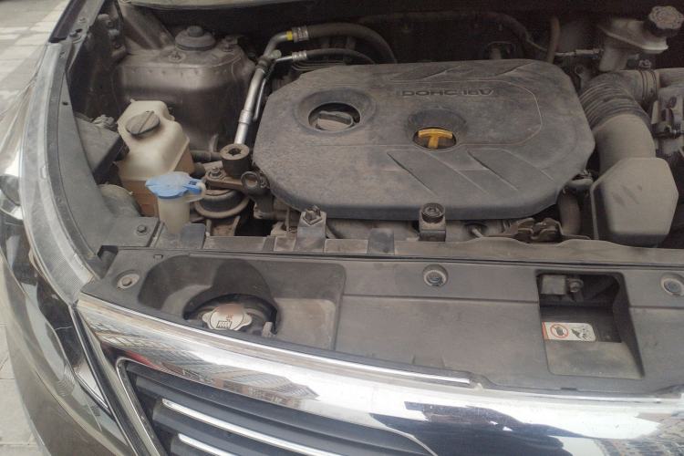 Used Kia Sportage R 2014 2.0L Automatic Two-Wheel Drive GLS Trim Engine Bay Right