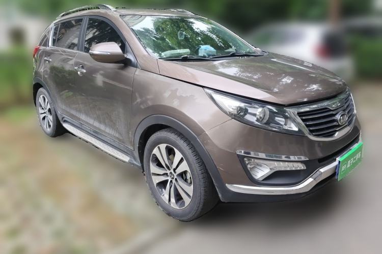 Used Kia Sportage R 2014 2.0L Automatic Two-Wheel Drive GLS Trim Front Right 45 Deg