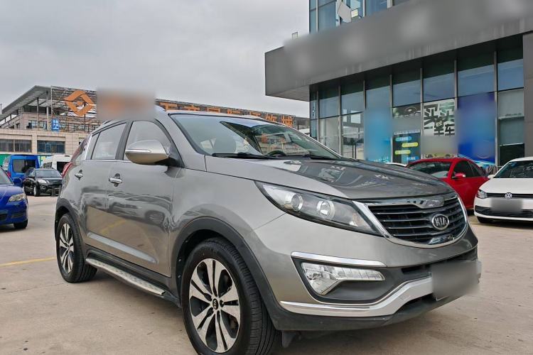 Used Kia Sportage R 2014 2.0L Automatic Two-Wheel Drive Premium Trim Front Right 45 Deg