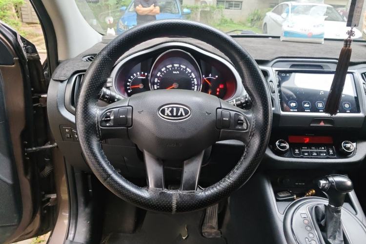 Used Kia Sportage R 2014 2.0L Automatic Two-Wheel Drive GLS Trim Steering Wheel
