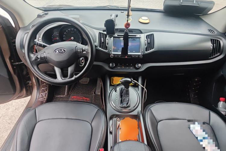 Used Kia Sportage R 2014 2.0L Automatic Two-Wheel Drive GL Center Console