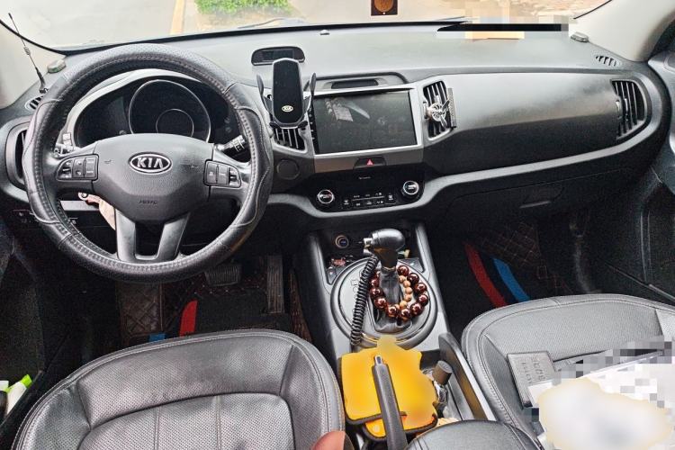 Used Kia Sportage R 2014 2.0L Automatic Two-Wheel Drive Premium Special Center Console