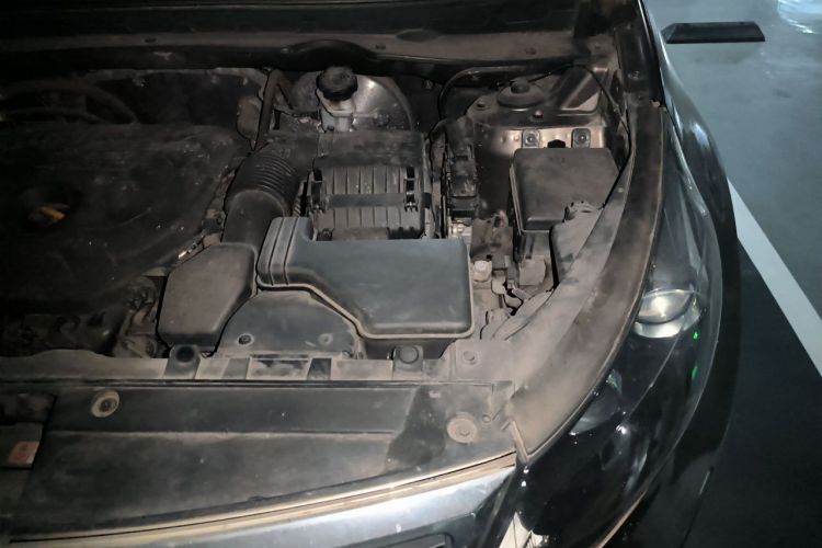 Used Kia Sportage R 2014 2.0L Automatic Two-Wheel Drive GLS Trim Engine Bay Left