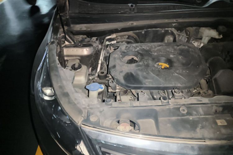 Used Kia Sportage R 2014 2.0L Automatic Two-Wheel Drive GLS Trim Engine Bay Right