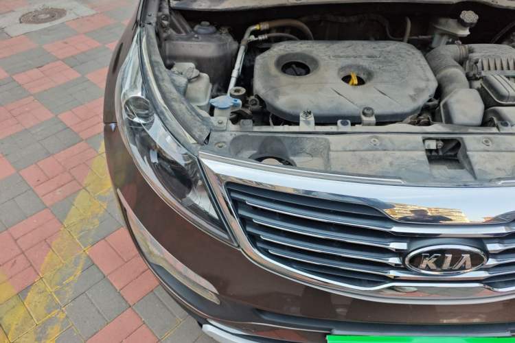 Used Kia Sportage R 2014 2.0L Automatic Two-Wheel Drive DLX Engine Bay Right
