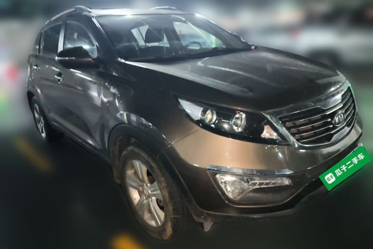 Used Kia Sportage R 2014 2.0L Automatic Two-Wheel Drive GLS Trim Front Right 45 Deg