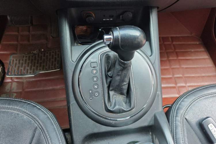 Used Kia Sportage R 2014 2.0L Automatic Two-Wheel Drive DLX Gear Lever