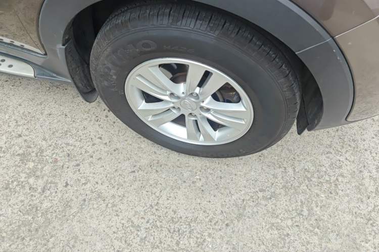 Used Kia Sportage R 2014 2.0L Automatic Two-Wheel Drive GL Right Front Wheel Hub