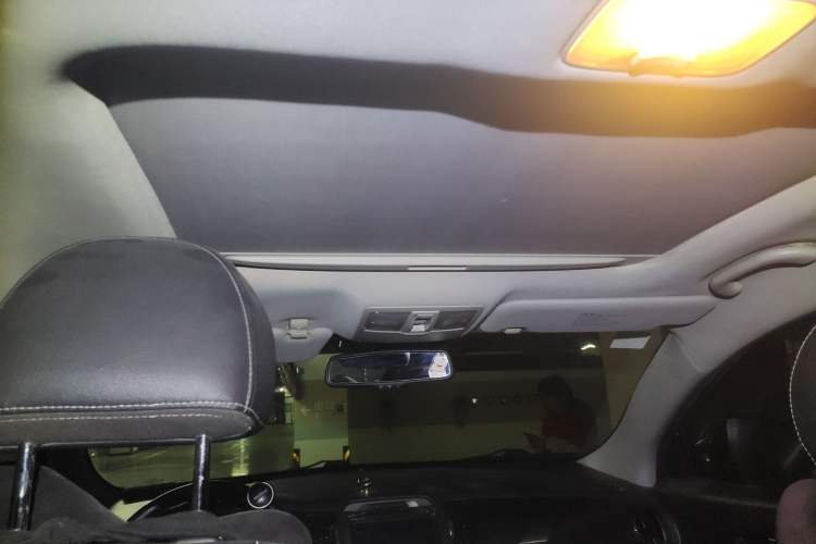 Used Kia Sportage R 2014 2.0L Automatic Two-Wheel Drive DLX Headliner