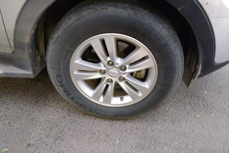 Used Kia Sportage R 2014 2.0L Automatic Two-Wheel Drive GL Right Front Wheel Hub