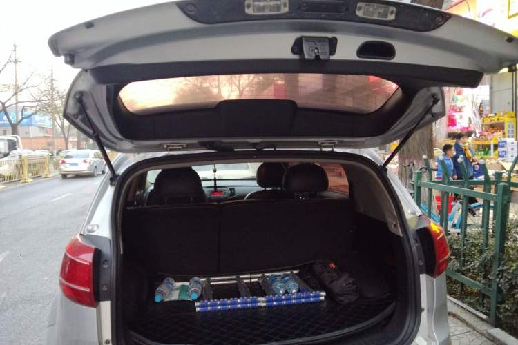 Used Kia Sportage R 2014 2.0L Automatic Two-Wheel Drive GL Trunk