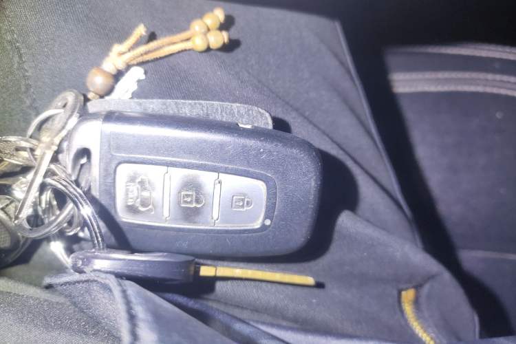 Used Kia Sportage R 2014 2.0L Automatic Two-Wheel Drive DLX Vehicle Key