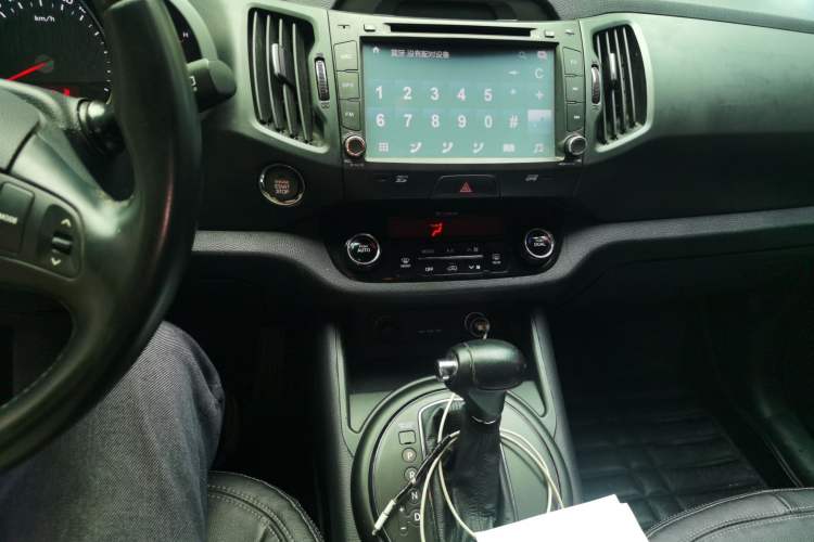 Used Kia Sportage R 2014 2.0L Automatic Two-Wheel Drive GLS Trim Audio And AC Panel