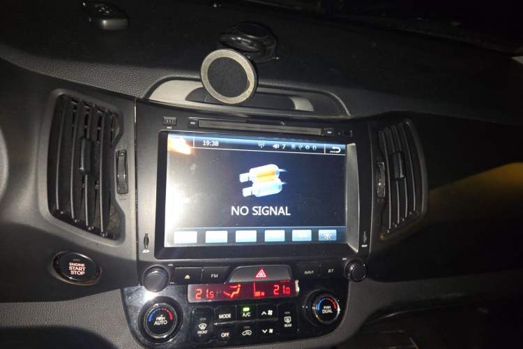 Used Kia Sportage R 2014 2.0L Automatic Two-Wheel Drive GLS Trim Audio And AC Panel