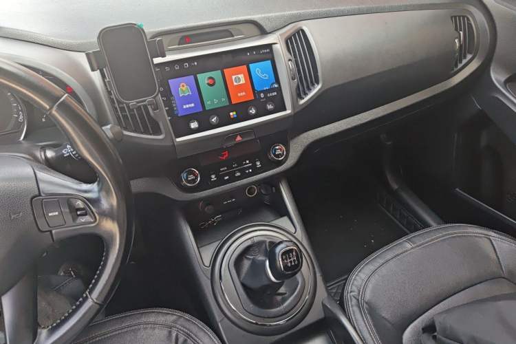 Used Kia Sportage R 2014 2.0L Manual Two-Wheel-Drive GLS Audio And AC Panel