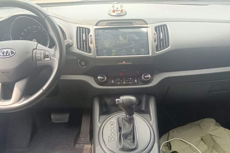 Used Kia Sportage R 2014 2.0L Automatic Two-Wheel Drive GLS Trim Audio And AC Panel