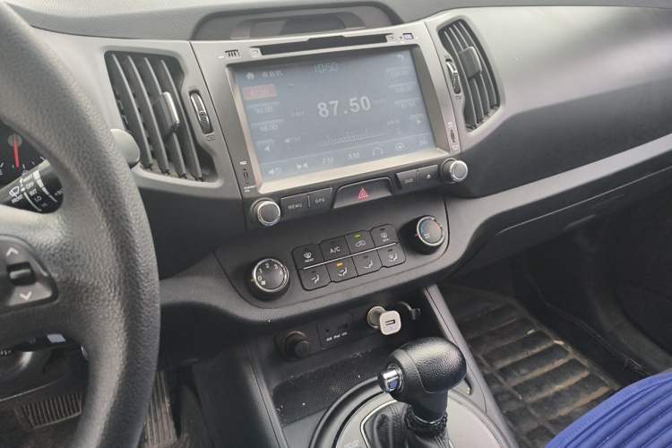 Used Kia Sportage R 2014 2.0L Automatic Two-Wheel Drive GLS Trim Audio And AC Panel