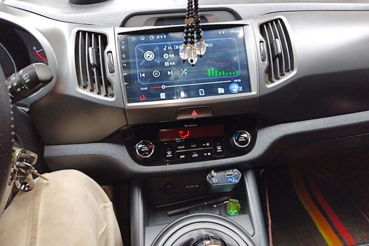 Used Kia Sportage R 2014 2.0L Manual Two-Wheel-Drive GLS Audio And AC Panel