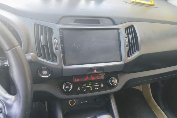 Used Kia Sportage R 2014 2.0L Automatic Two-Wheel Drive GLS Trim Audio And AC Panel
