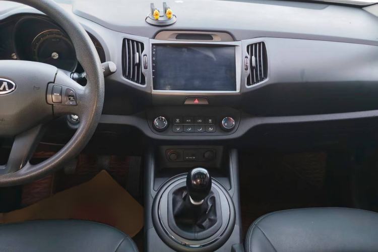 Used Kia Sportage R 2014 2.0L Manual Two-Wheel Drive GL Trim Audio And AC Panel