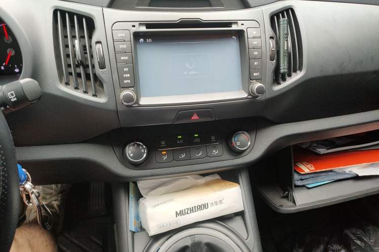 Used Kia Sportage R 2014 2.0L Manual Two-Wheel Drive GL Trim Audio And AC Panel