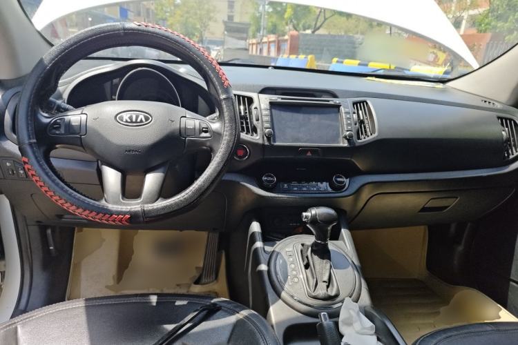 Used Kia Sportage R 2014 2.0L Automatic Two-Wheel Drive Premium Trim Center Console