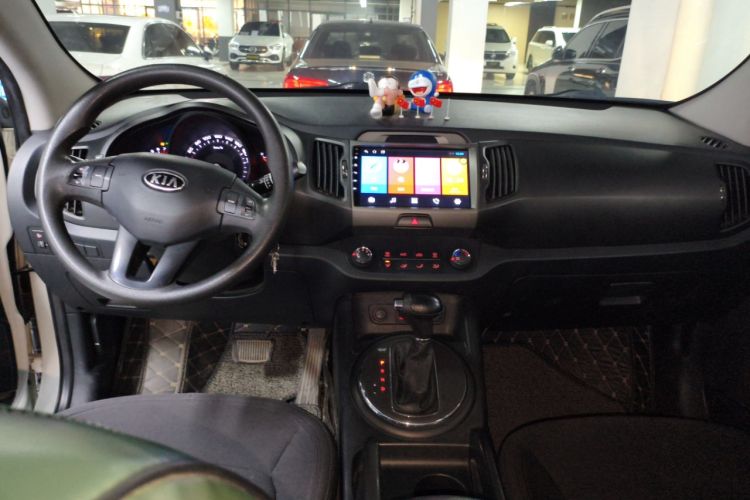Used Kia Sportage R 2014 2.0L Automatic Two-Wheel Drive GL Center Console