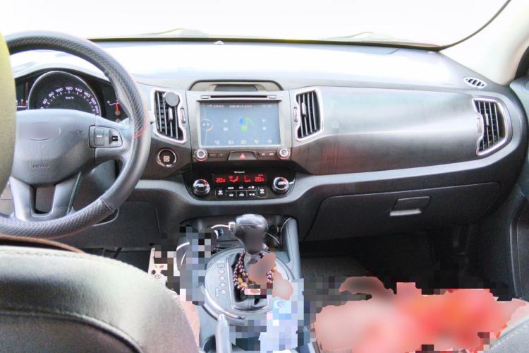 Used Kia Sportage R 2014 2.0L Automatic Two-Wheel Drive GLS Trim Center Console