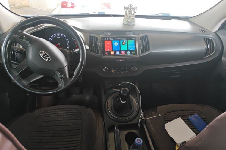 Used Kia Sportage R 2014 2.0L Manual Two-Wheel-Drive GLS Center Console