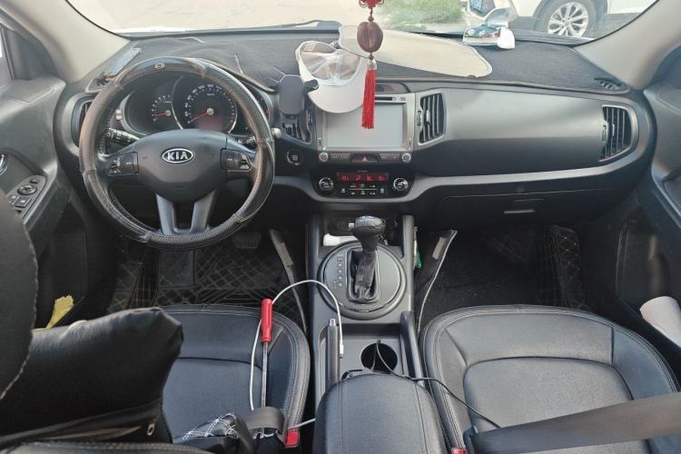 Used Kia Sportage R 2014 2.0L Automatic Two-Wheel Drive GLS Trim Center Console