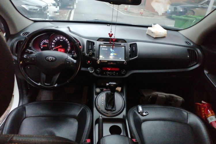 Used Kia Sportage R 2014 2.0L Automatic Two-Wheel Drive DLX Center Console
